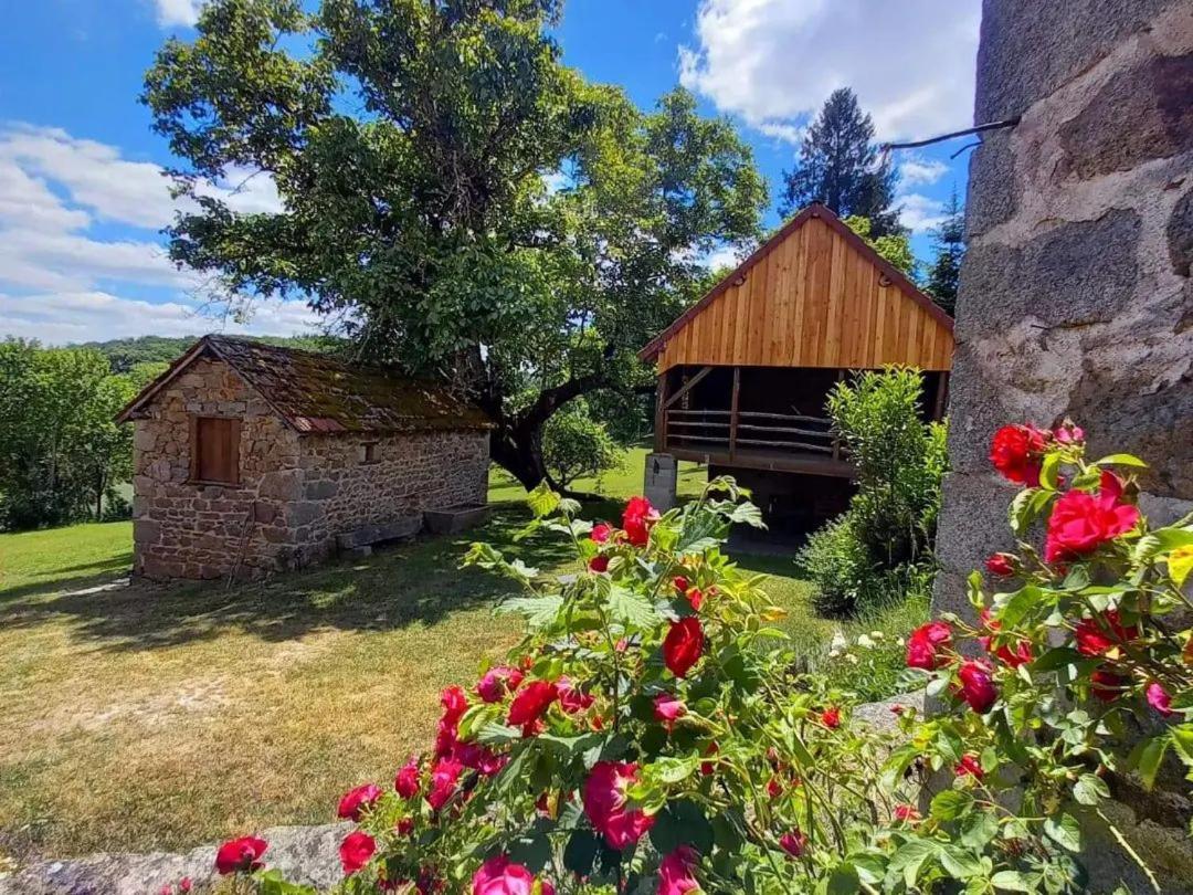 Gite Les Hauts De Villemaloux Dontreix 外观 照片